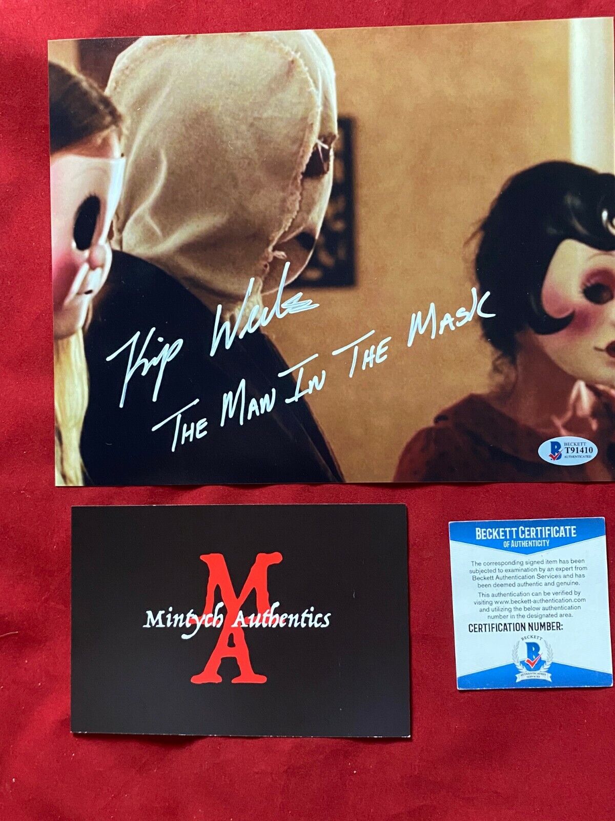KIP WEEKS AUTOGRAPHED SIGNED 8X10 Photo Poster painting! THE STRANGERS! MAN IN THE MASK! BECKETT