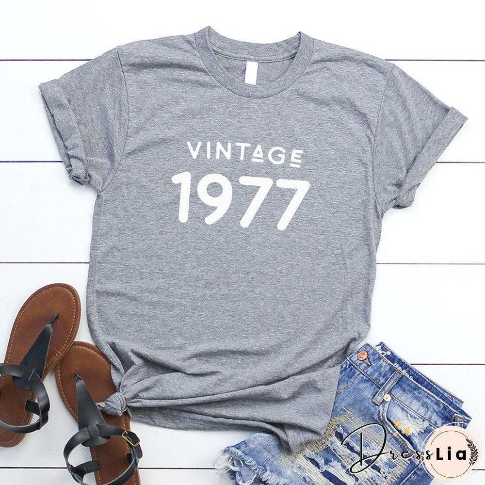 VINTAGE 1977 T-SHIRT WOMEN YEARS OLD 45TH BIRTHDAY GIFTS GIRLS MOM WIFE DAUGHTER PARTY TOP