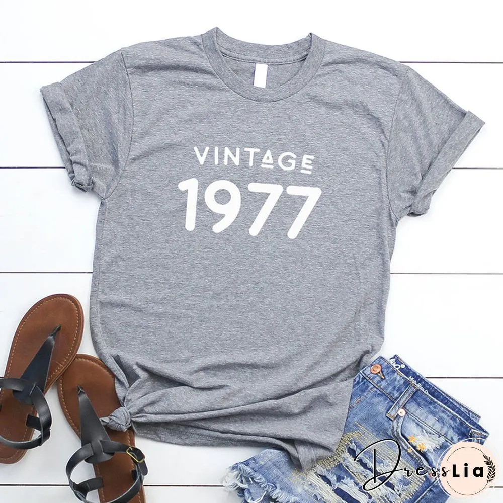 VINTAGE 1977 T-SHIRT WOMEN YEARS OLD 45TH BIRTHDAY GIFTS GIRLS MOM WIFE DAUGHTER PARTY TOP