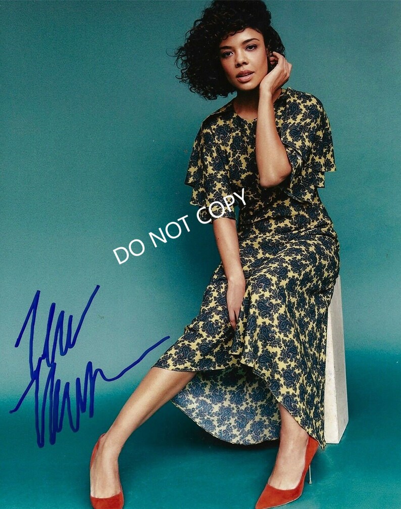 Tessa Thompson 8 x10 20x25 cm Autographed Hand Signed Photo Poster painting