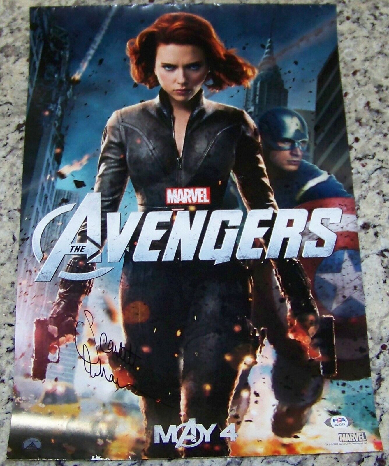 VERY RARE FULL AUTO! Scarlett Johansson AVENGERS Signed Photo Poster painting Poster PSA COA!