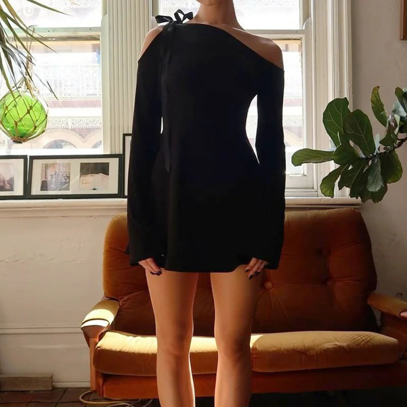 Uveng Uveng 2023 New Women's Fashion Sexy Diagonal Collar Off-Shoulder Temperament Splicing Lace Long-Sleeved Dress