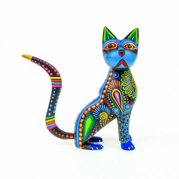 Beautiful Cat - Oaxacan Alebrije Wood Carving