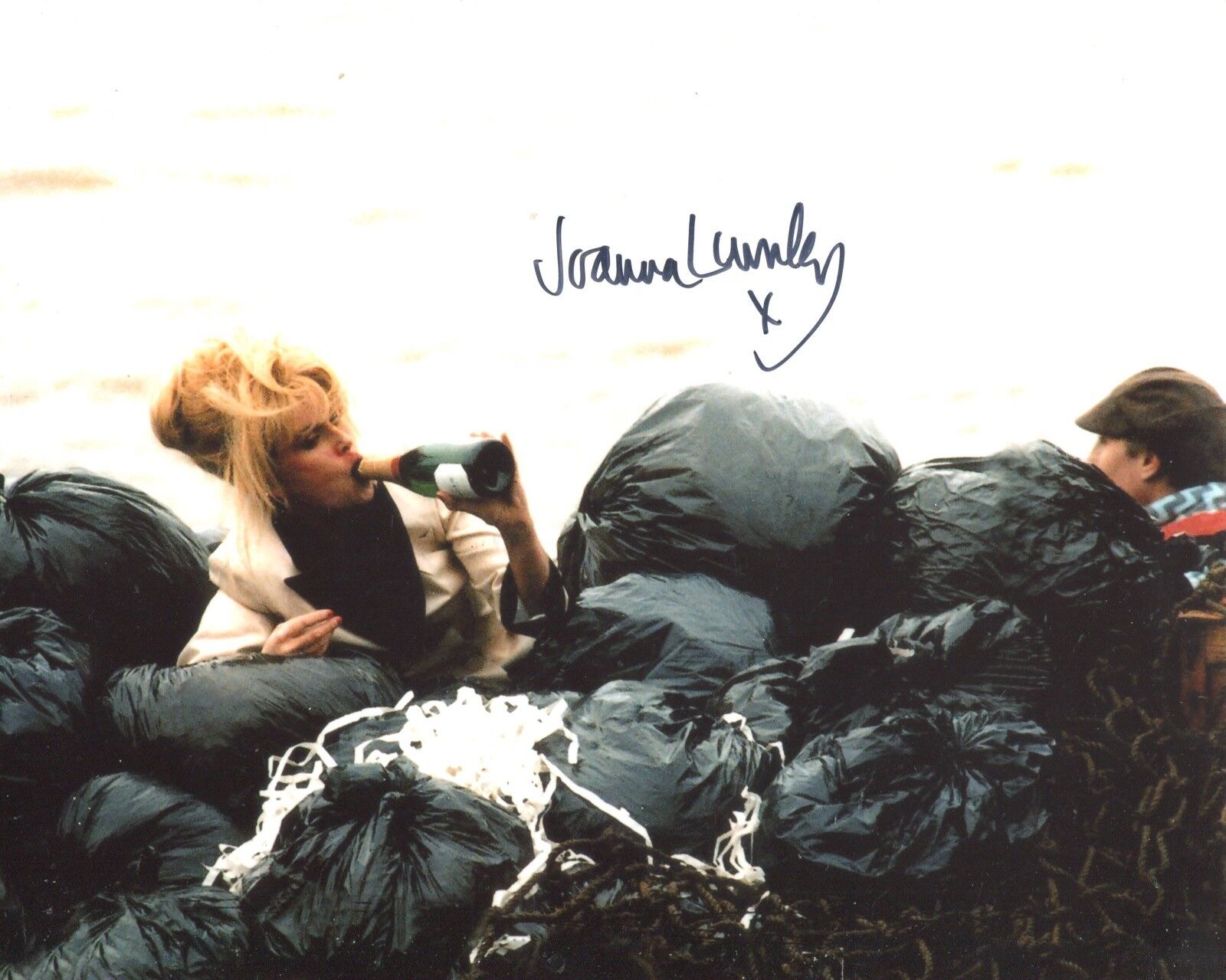 Joanna Lumley signed 8x10 Absolutely Fabulous TV comedy Photo Poster painting - UACC DEALER