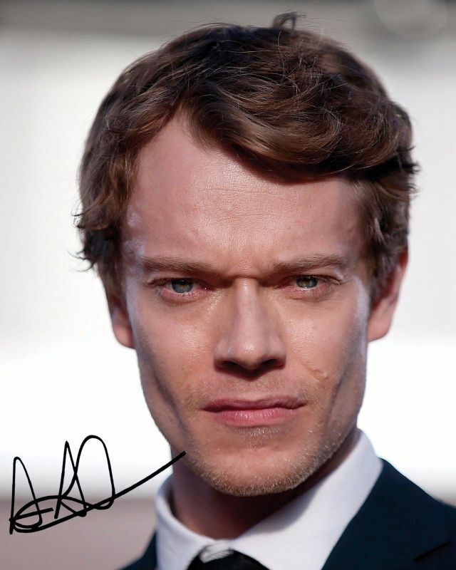 Alfie Allen Autograph Signed Photo Poster painting Print