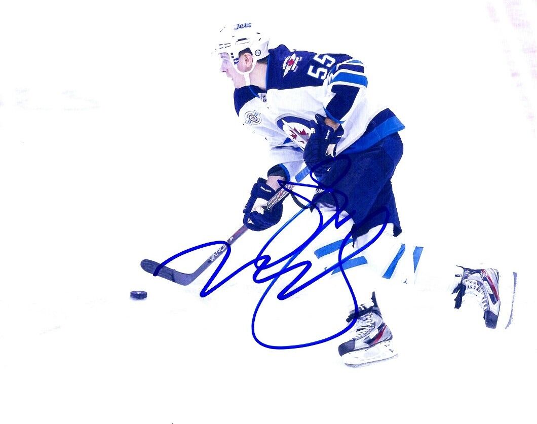 Signed 8x10 MARK SCHEIFELE Winnipeg Jets Photo Poster painting - COA