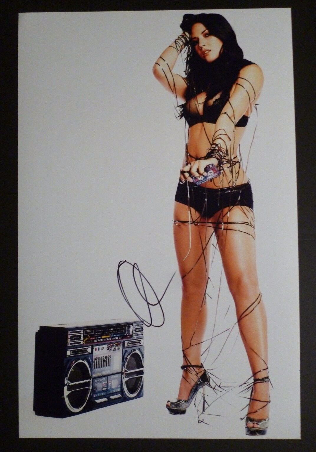 OLIVIA MUNN Authentic Hand-Signed Drop the mic Psylocke