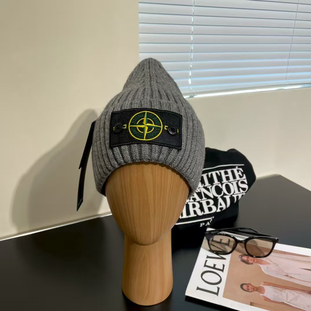 STONEISLAND EMBROIDERED CUFFED KNIT HAT