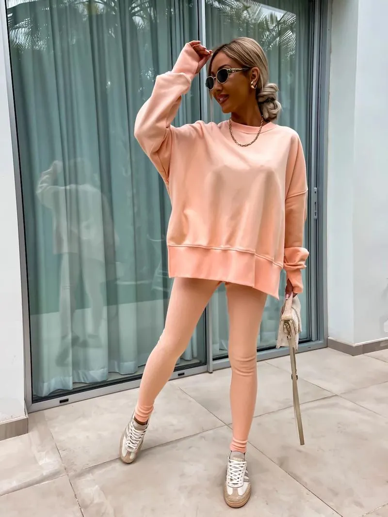 Oversize Two-Piece Set Women's Split Hem Sweatshirt & Skinny Pants, Casual Fashion Cozy Round Neck Long Sleeve Pullover Women's Clothing for Fall & Basic Winter Suits Womenswear Gamis