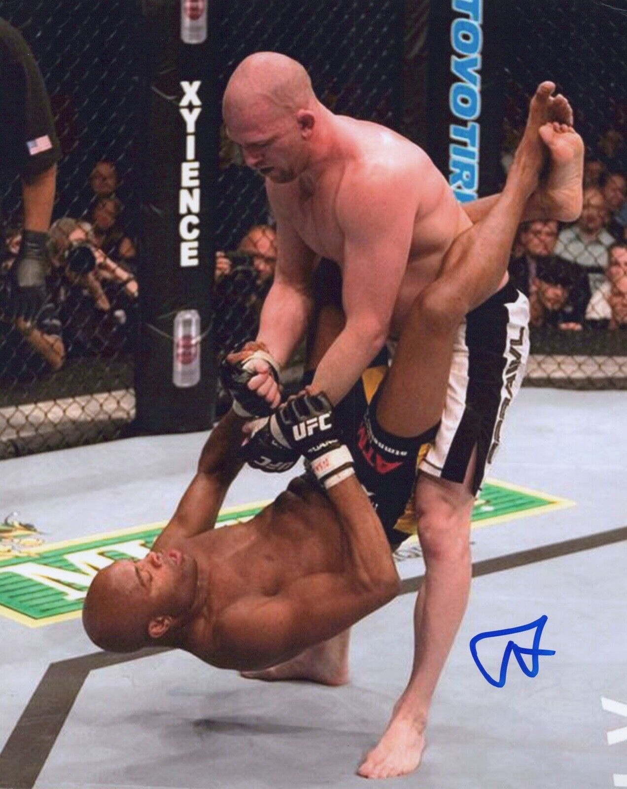 TRAVIS LUTTER signed Autographed UFC