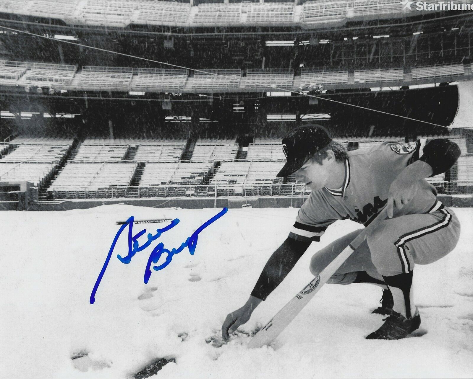 Signed 8x10 STEVE BRYE Minnesota Twins Autographed Photo Poster painting w/ COA