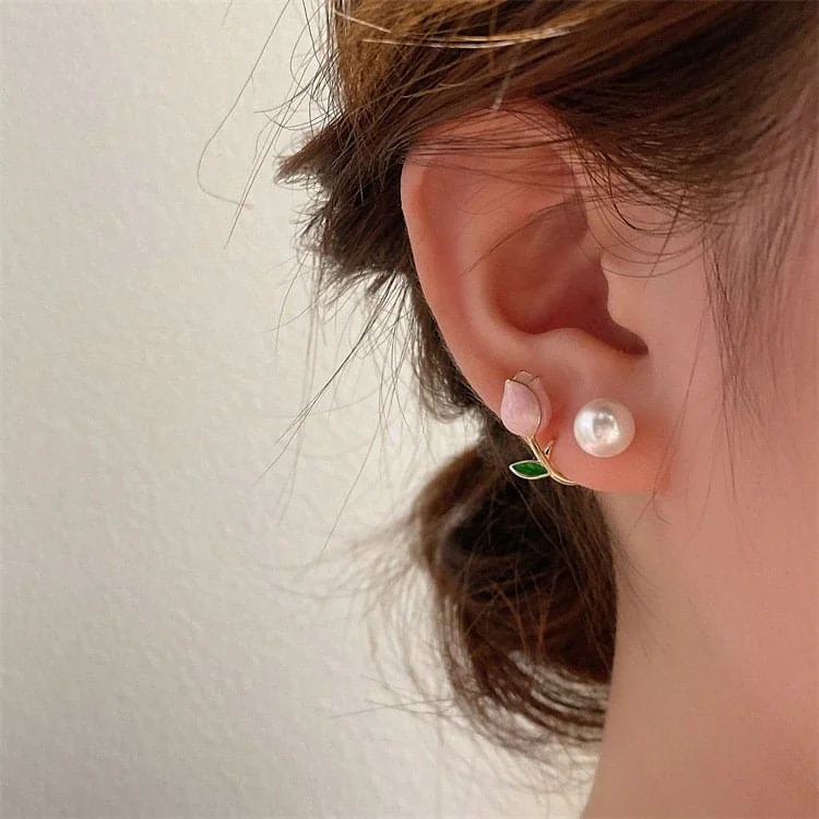Chic Enamel Tulip Pearl Earrings SP18808