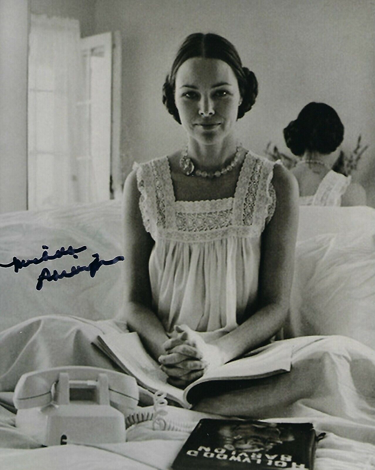 GFA The Mamas and the Papas * MICHELLE PHILLIPS * Signed 8x10 Photo Poster painting M10 COA