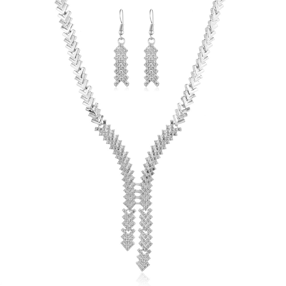 Metal Tassel Necklace And Earring Set