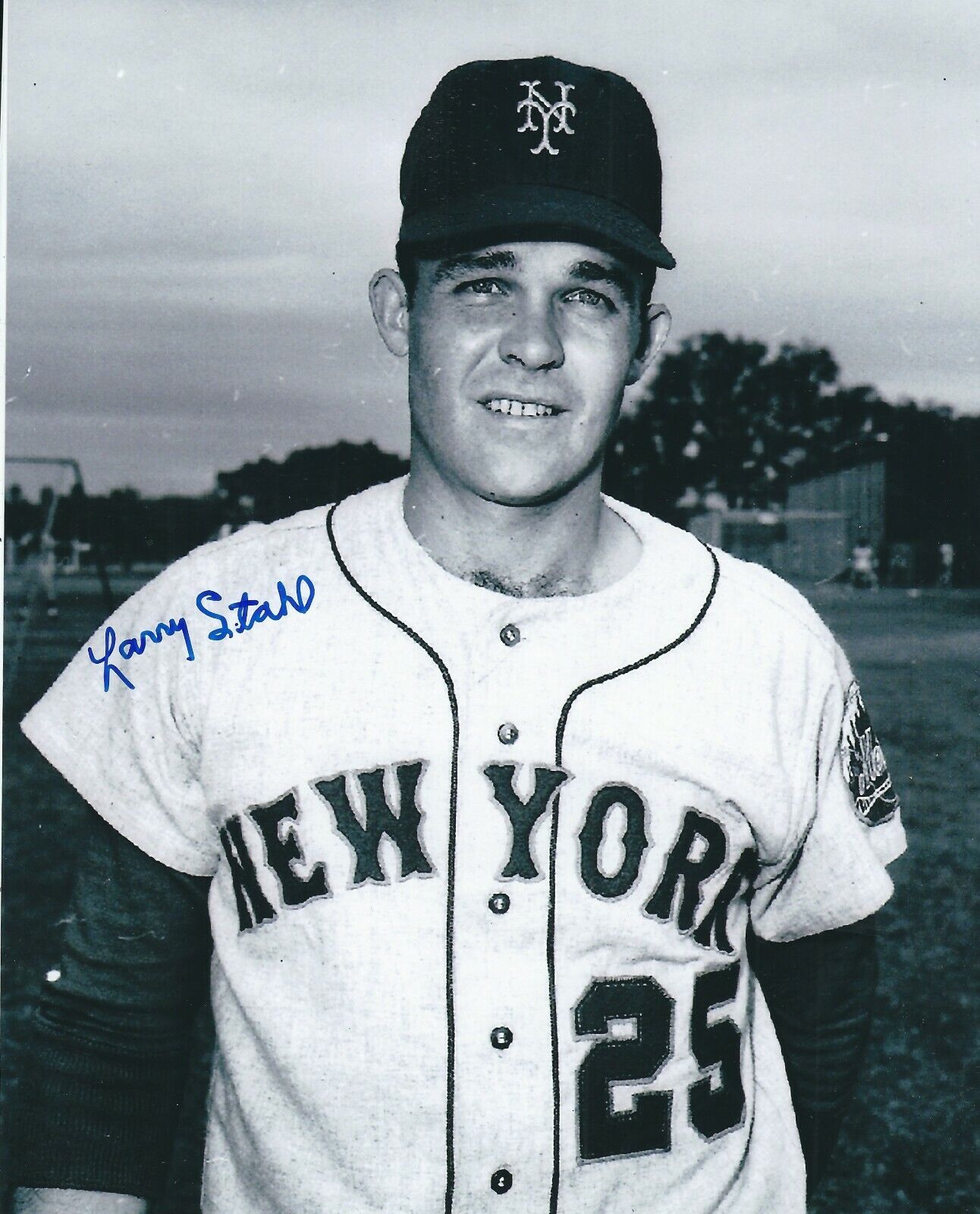 Signed 8x10 LARRY STAHL New York Mets Autographed Photo Poster painting - COA