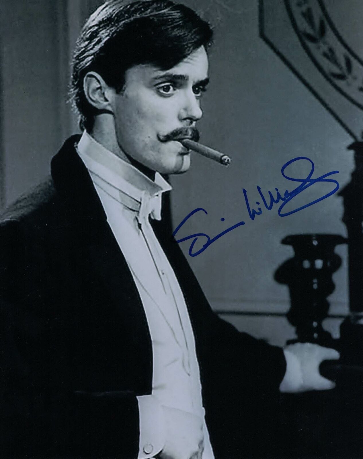 SIMON WILLIAMS - James Bellamy in Upstairs Downstairs hand signed 10 x 8 Photo Poster painting