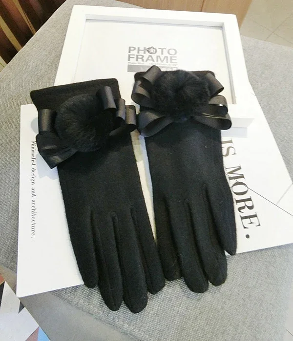 Cashmere Bow Wool Ball Gloves