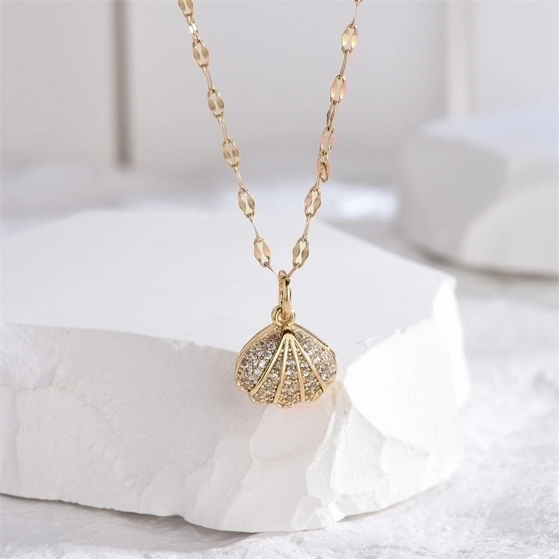 Casual Classic Style Artistic Shell Titanium Steel Artificial Pearls Rhinestones 18K Gold Plated Plating Inlay Necklace