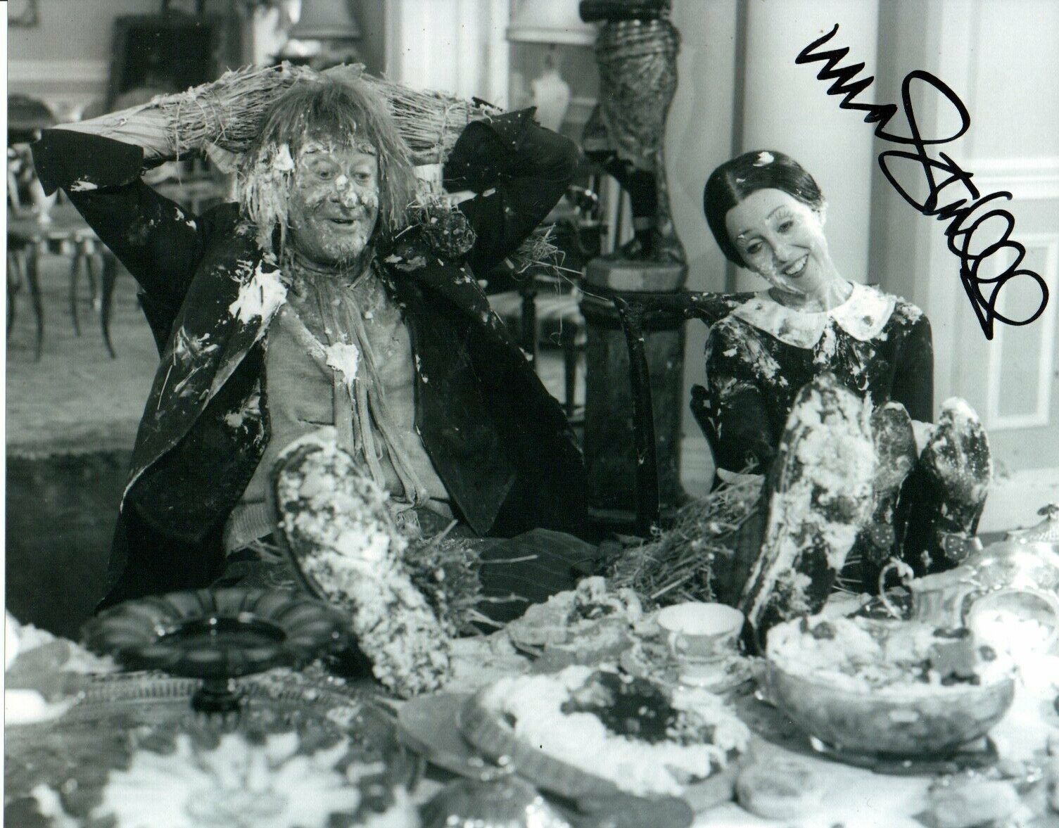 Genuine Hand Signed Una Stubbs Photo Poster painting 10-8 Worzel Gummidge Autograph