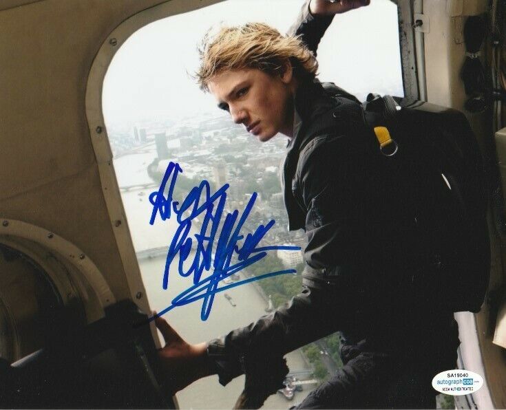 YOUNG ALEX PETTYFER SIGNED STORMBREAKER