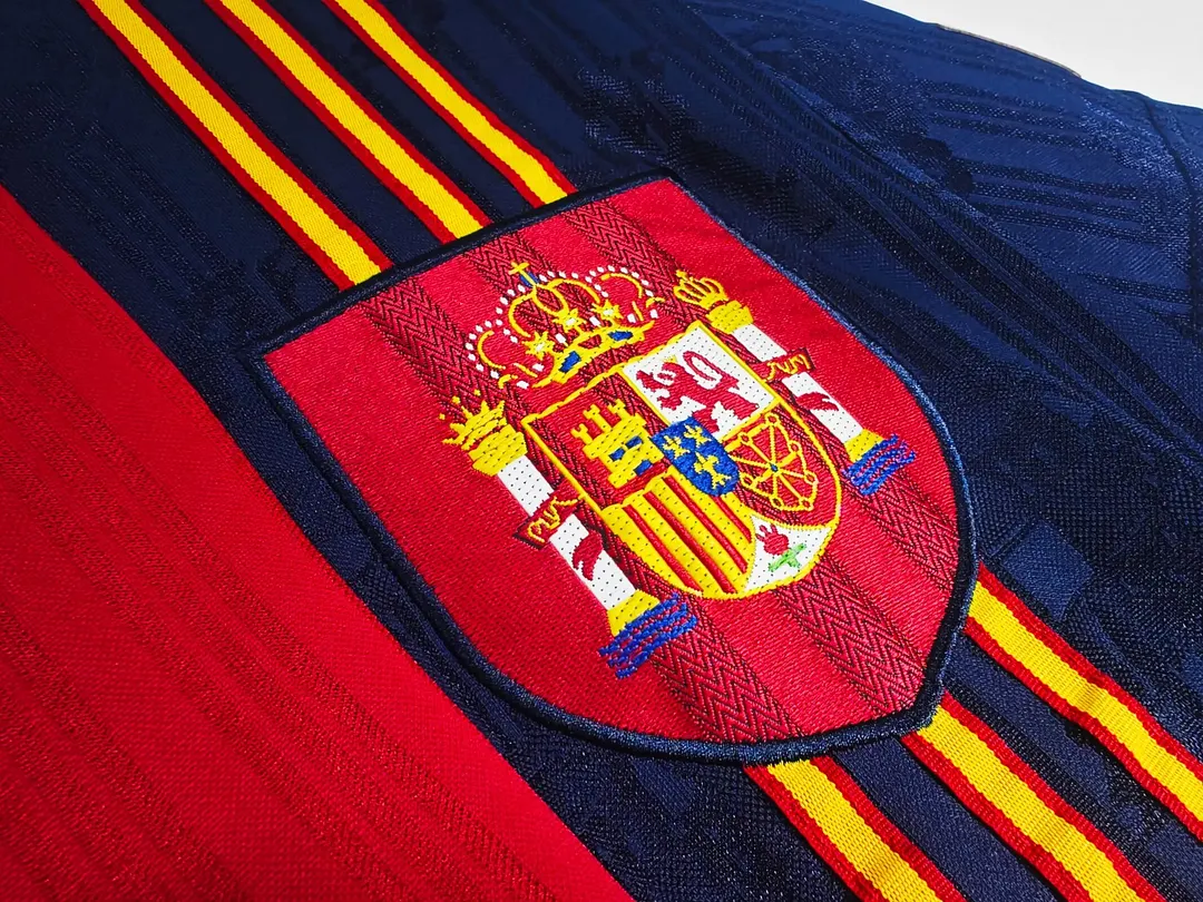 Retro Spain 1996 Home Football T-Shirt Thai Quality