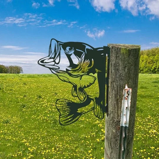 Metal voyeur art Fish