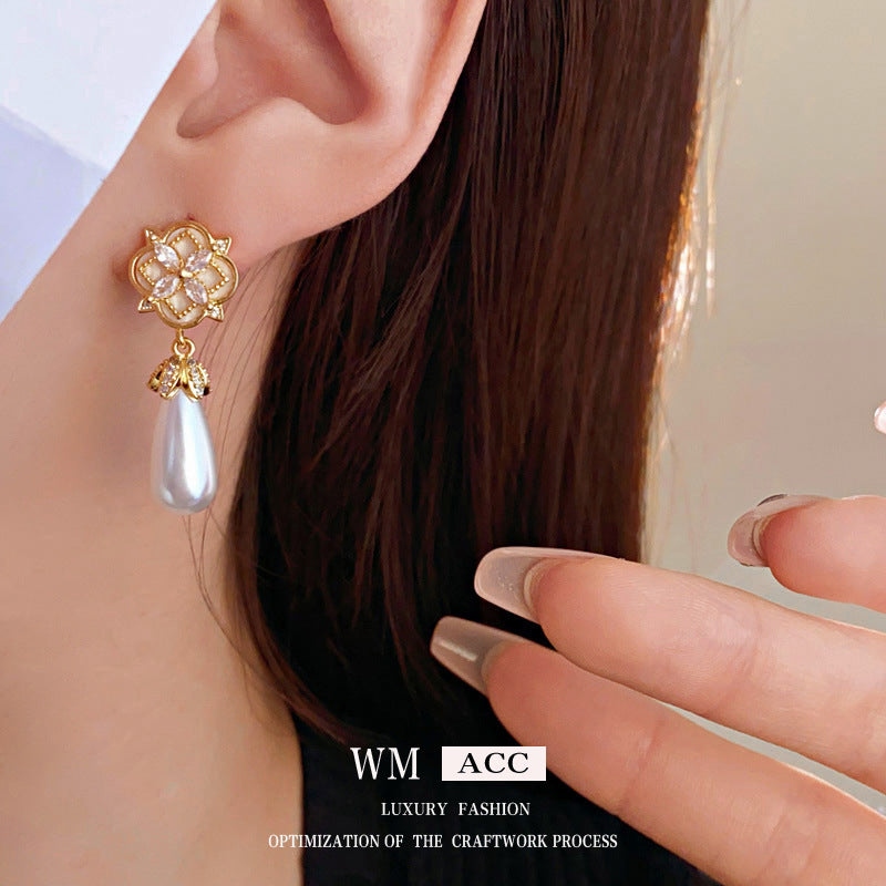 Retro Vintage Pearl Geometric Copper Electroplating Earrings