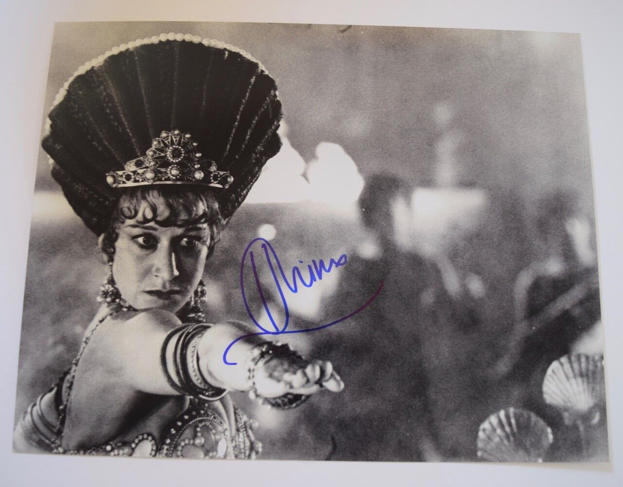 Helen Mirren Signed Autographed 11x14 Photo Poster painting Caligula COA VD