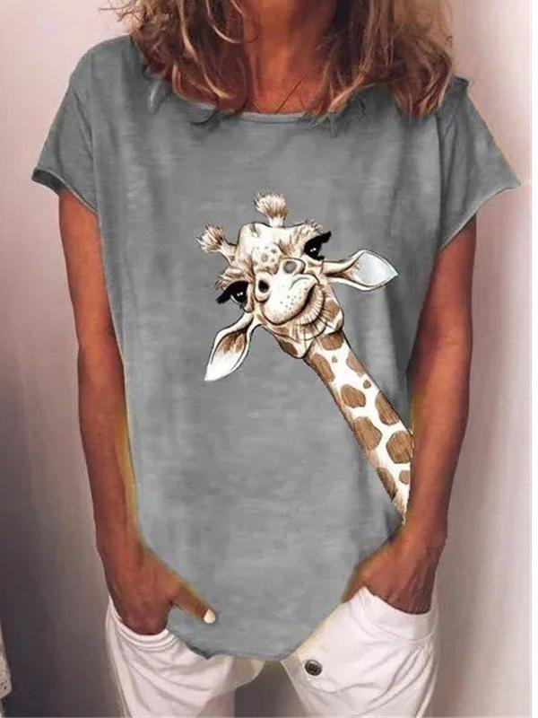 Chic Giraffe Print Short-Sleeved T-Shirt