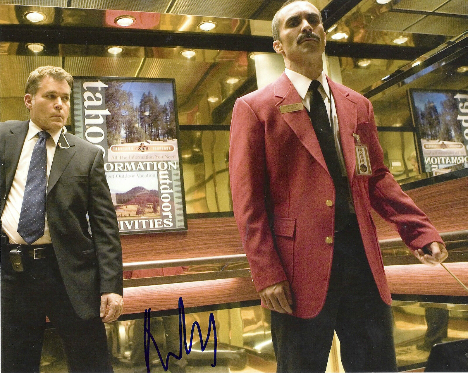 NESTOR CARBONELL 'SMOKIN ACES' PASQUELE ACOSTA SIGNED 8X10 PICTURE *COA