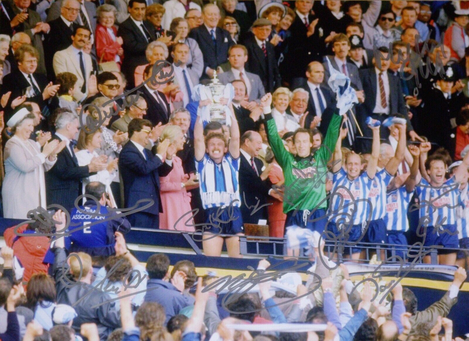 COVENTRY CITY SIGNED BY STARTING 11 1987 FA CUP FINAL 16x12