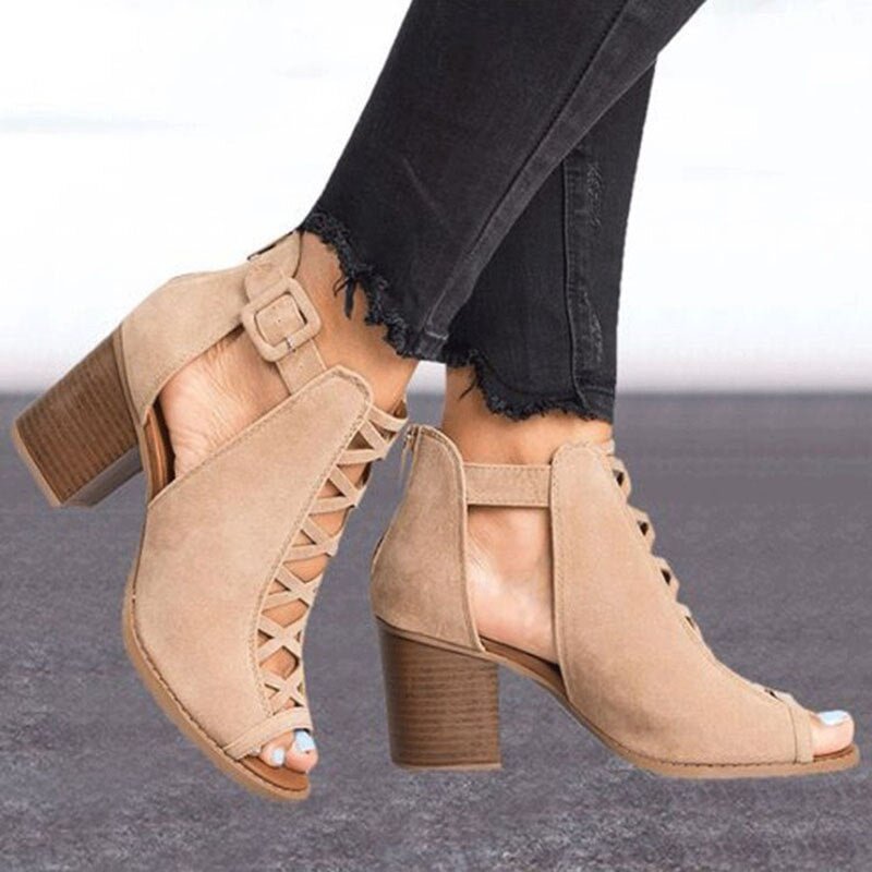 2020 Women Square Heel Sandals Peep Toe Hollow Out Chunky Gladiator Sandals With Strap Black Spring Summer Shoes HVT791