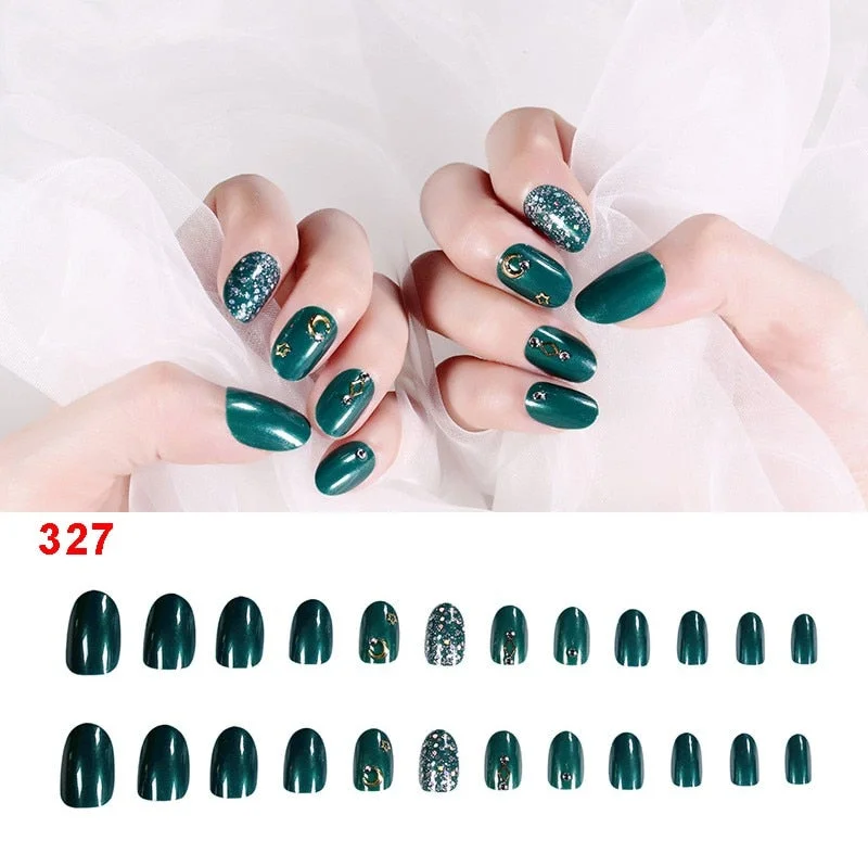 24Pcs Fake Fingernails Full Cover Short Round Press on Nails Dripping Shape Heart Pendant Nail Tips Wearable Fake Art with Glue-Nail Inspo