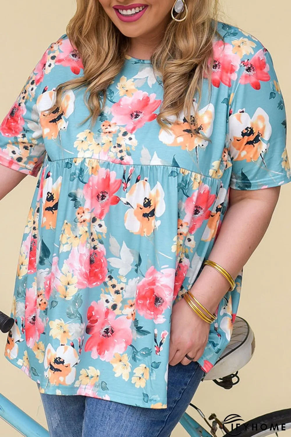 Sky Blue Plus Size Floral Print Short Sleeve Flowy Top | IFYHOME