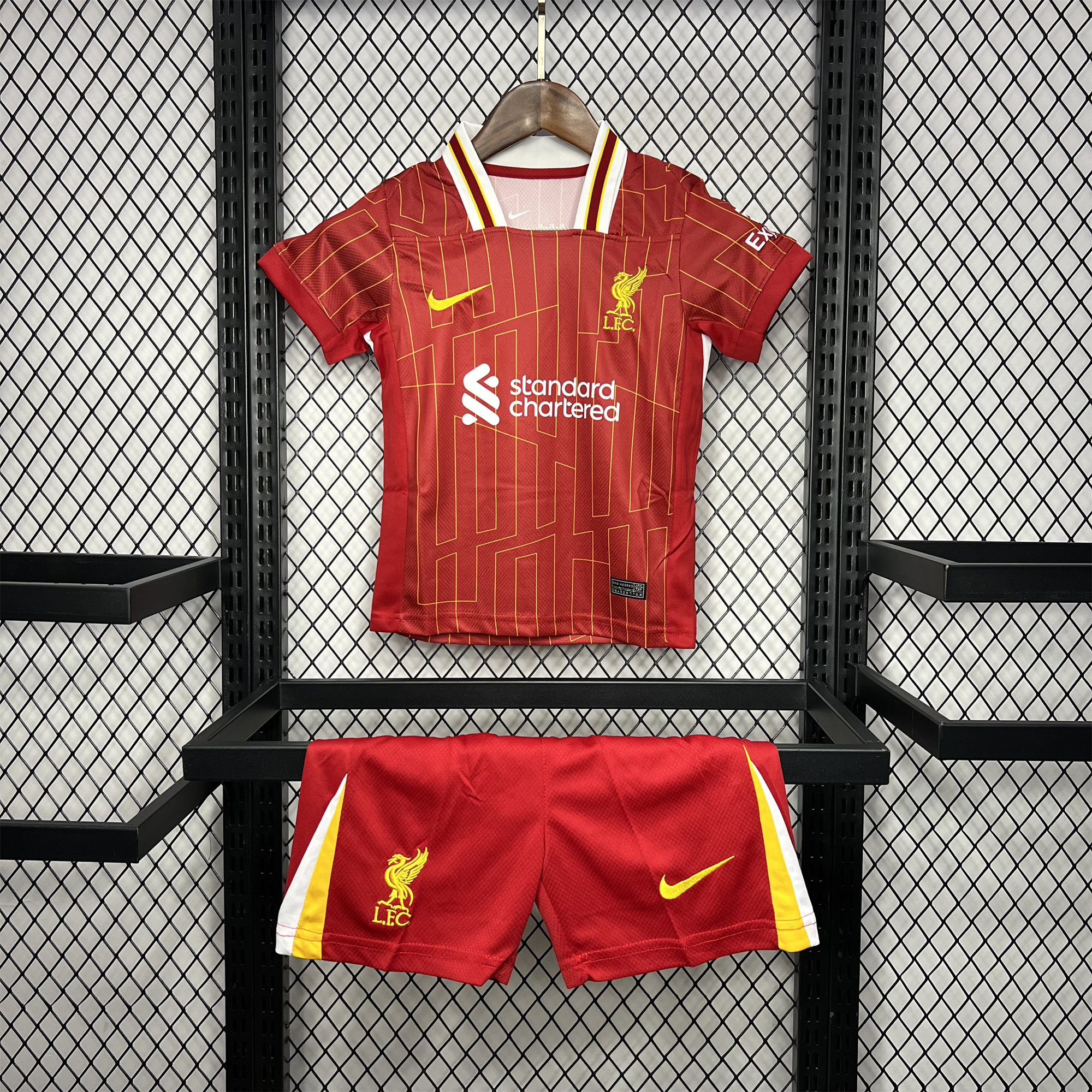 Liver.pool 24-25 Home Stadium Kids Kit