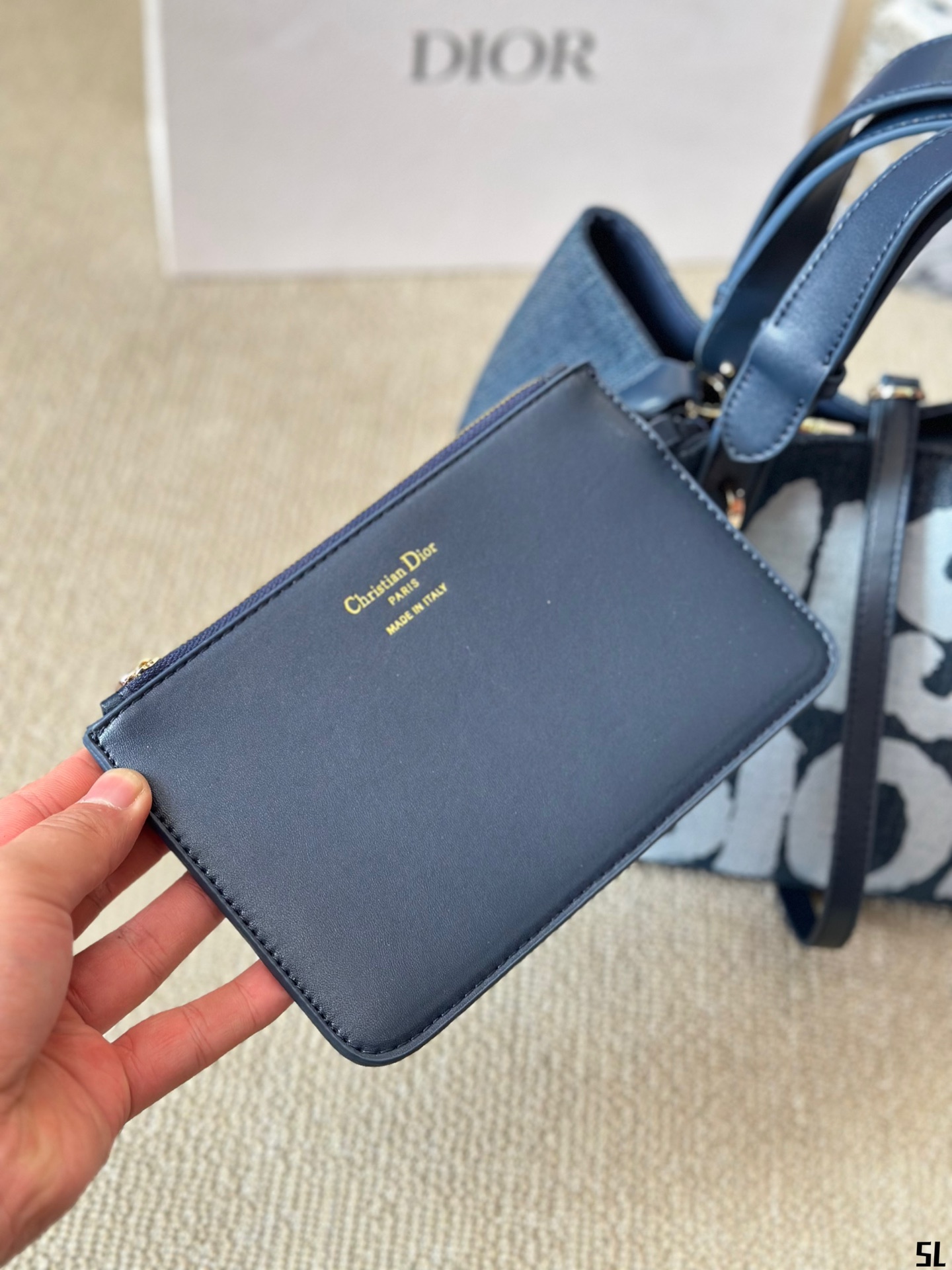 776bce69b459896e844d169eced17070