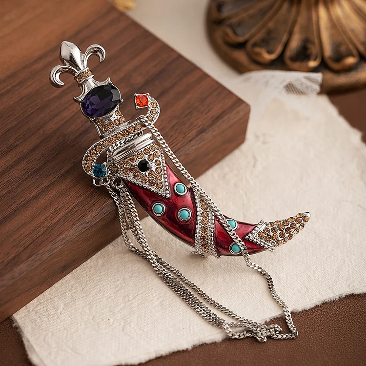 Vintage court style machete brooch