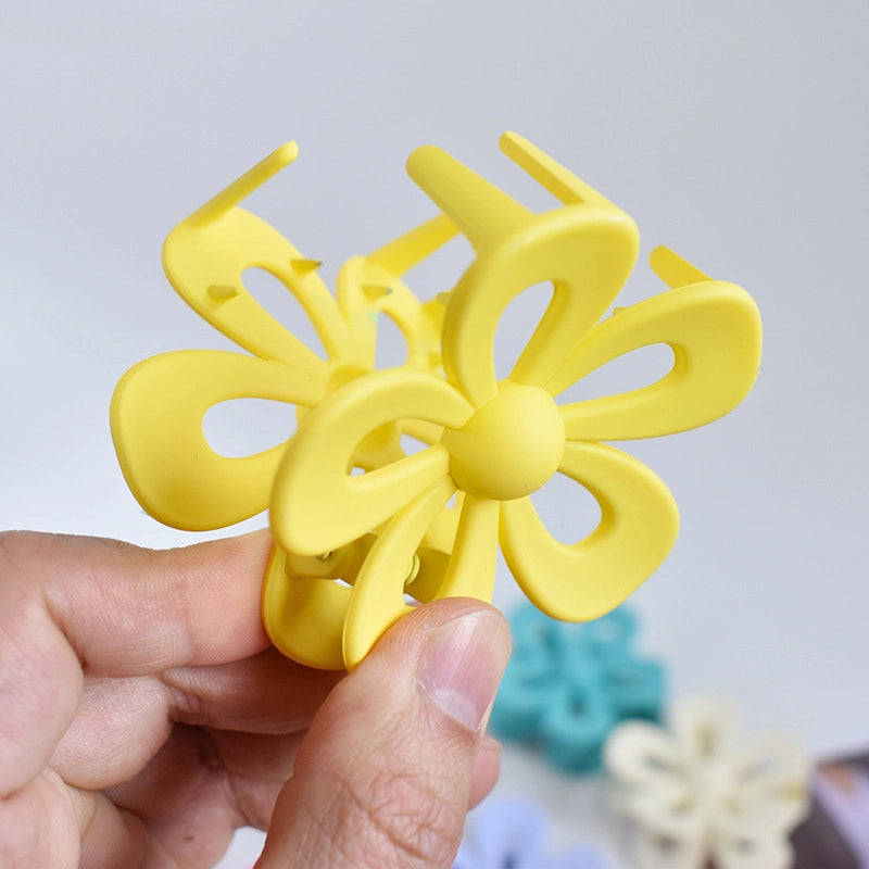 Women’s Sweet Flower Plastic Resin Stoving Varnish Hair Claws