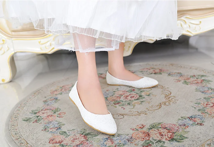White Wedding Flats Lace Comfortable Shoes for Bridesmaid Vdcoo