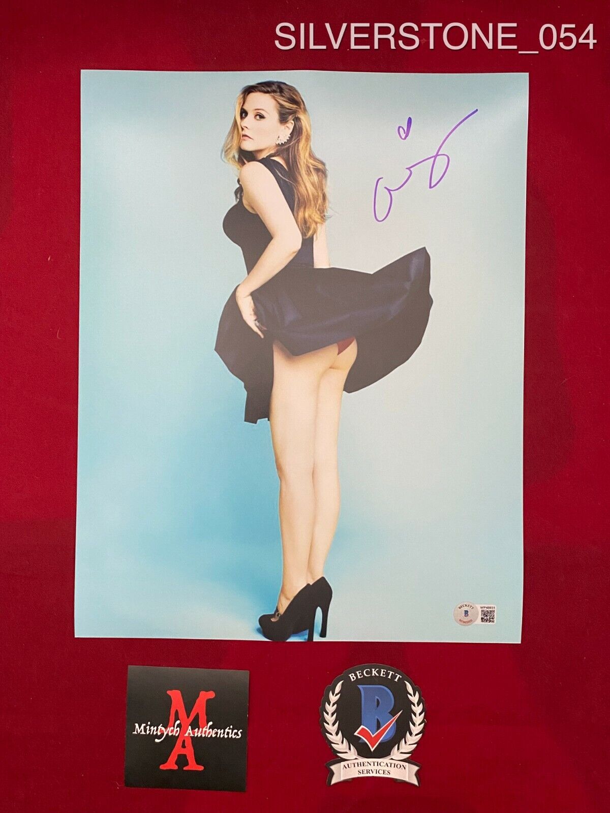 ALICIA SILVERSTONE AUTOGRAPHED SIGNED 11x14 Photo Poster painting! SEXY! BATGIRL! BECKETT COA!