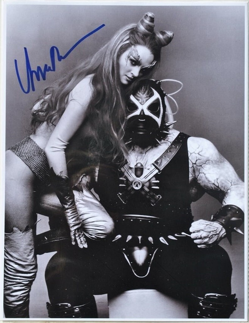 UMA THURMAN Signed Photo Poster painting Batman And Robin wCOA