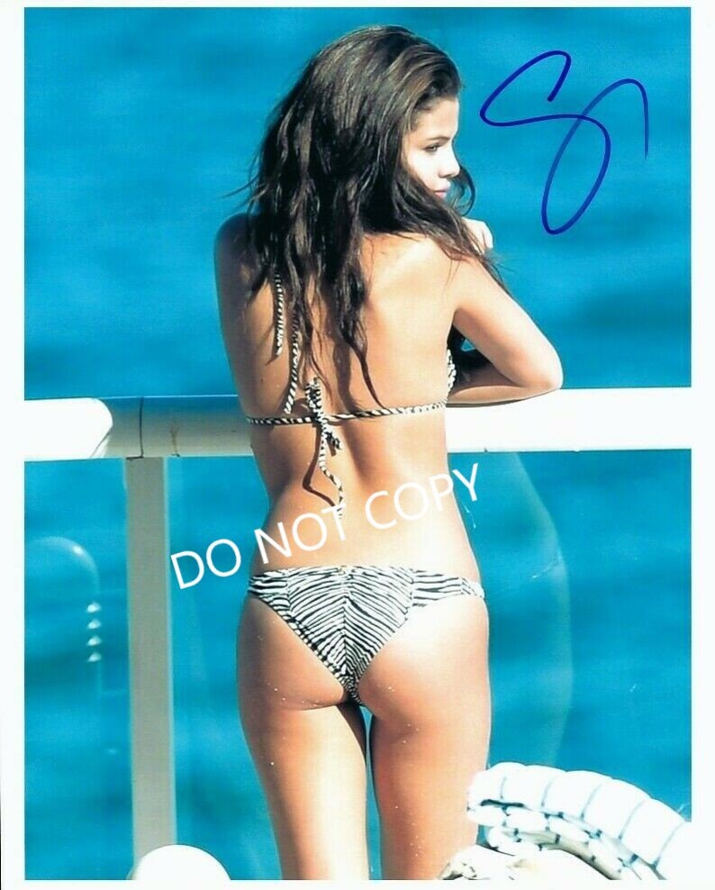 SELENA GOMEZ 8 x10 20x25 cm Autographed Hand Signed Photo Poster painting