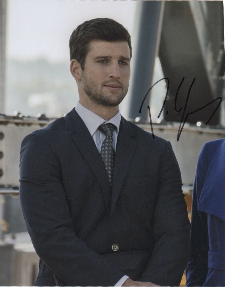 Parker Young Arrow Autographed Signed 8x10 Photo Poster painting COA