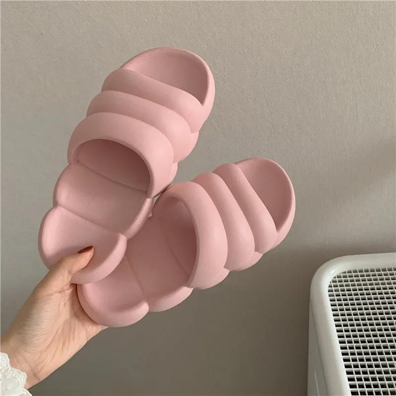 Womens Slippers Summer Sandals Thicken EVA Soft Bath Slip Cute Ins Cloud Shap Design Antislip Sole Flat Slide Shoes