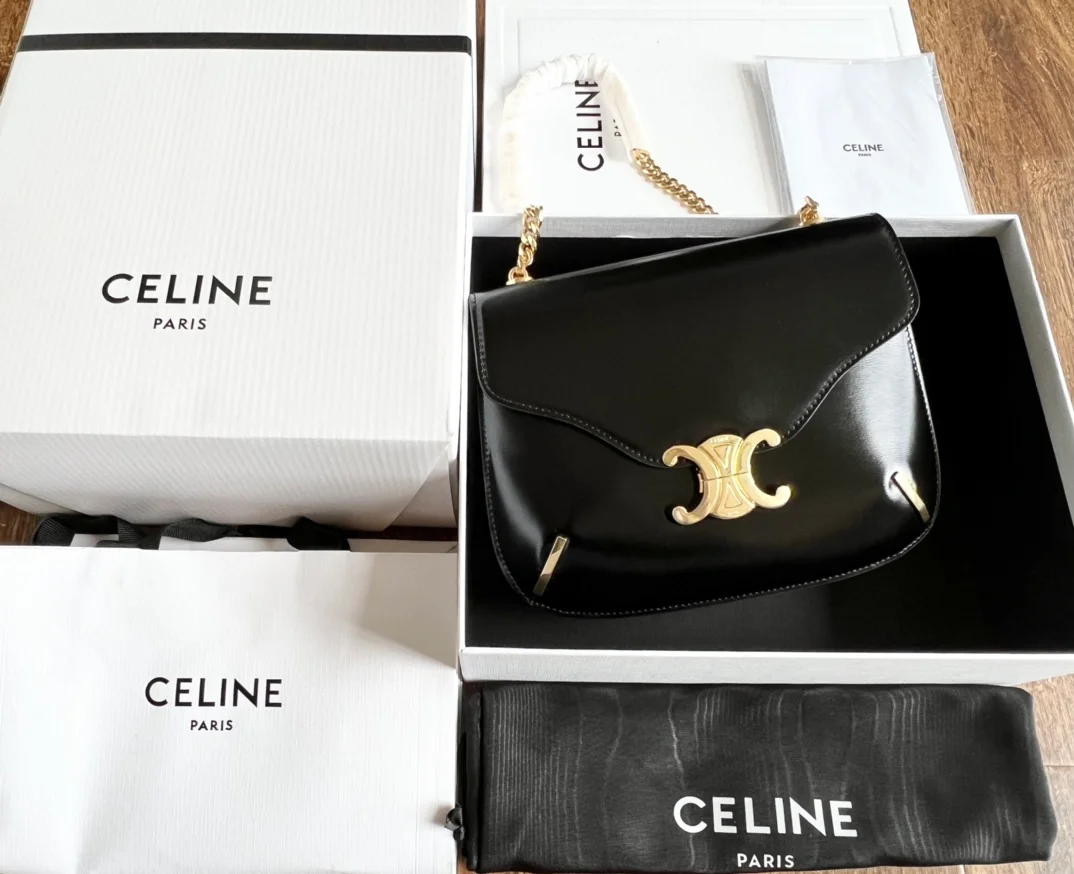 CELINE BESACE TRIOMPHE