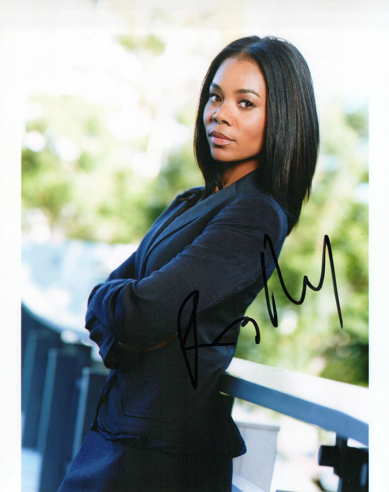 Regina Hall glamour shot autographed Photo Poster painting signed 8x10 #2