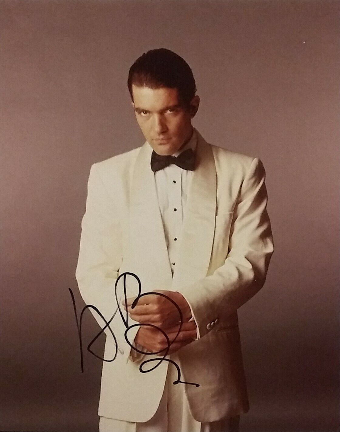 Antonio Banderas signed 8x10