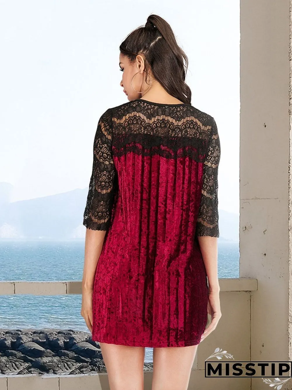 Round Neck Lace Hollow Valvet Shift Dress