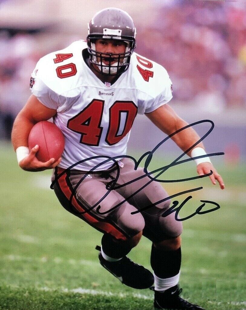 Mike Alstott Autographed Signed 8x10 Photo Poster painting ( HOF Buccaneers ) REPRINT