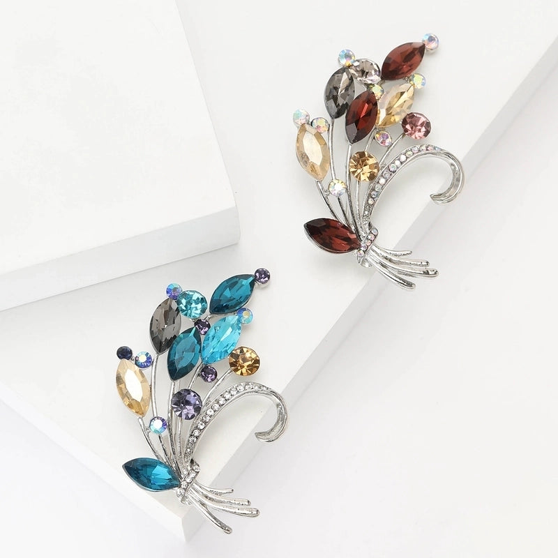 Elegant Minimalist Pin Flower Alloy Rhinestones Women's Brooches